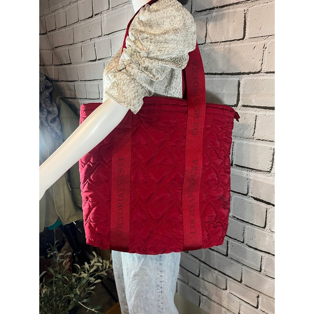 Victoria's Secret Red Quilted Heart Tote Bag Logo Strap Zip Top Large